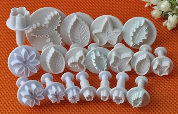 Moulds עבור מסטיק במו ידיהם: ביצוע קישוטים מן mastics Moulds עבור מסטיק במו ידיהם: ביצוע קישוטים מן mastics