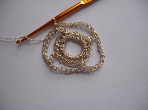 Openwork bolero עבור הסרוגה הקיץ