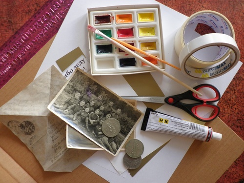 Scrapbooking: יד בעבודת ידי 9 במאי עם הידיים שלהם בבית הספר Scrapbooking: יד בעבודת ידי 9 במאי עם הידיים שלהם בבית הספר