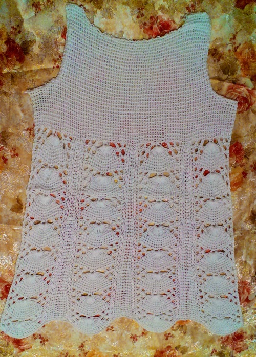 חולצת קיץ Openwork "רומנטיקה של קיץ" עם מחטים לסרוג