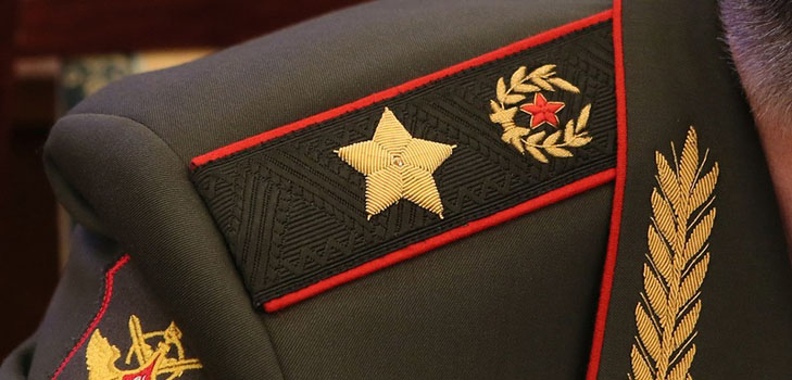 איך לתפור epaulettes: טיפים מעשיים