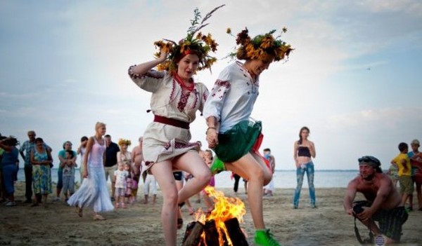 מהו המספר של איוון Kupala בשנת 2016? מה מזכרות, טקסים, מסורות קשורות לחג? מה לעשות באיוון קופלה, ברכותי