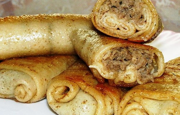 סודות בישול: מתכונים עבור פנקייק ממולא טעים ביותר עם תמונות וקטעי וידאו