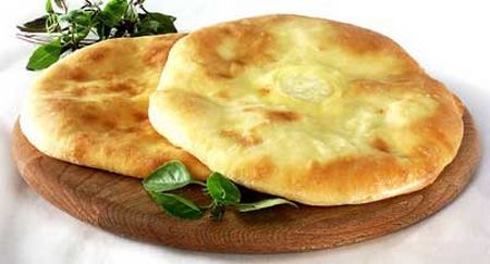 אתה יכול לעשות khachapuri על קפיר או שמנת חמוצה. כמו מלית שימוש ביצים או בשר. יחד עם זאת, ככל שאתה יוצא מן המתכון הקלאסי, כך יהיה קשה יותר לקרוא יצירת מופת הקולינרי האמיתי שלך khachapuri. 