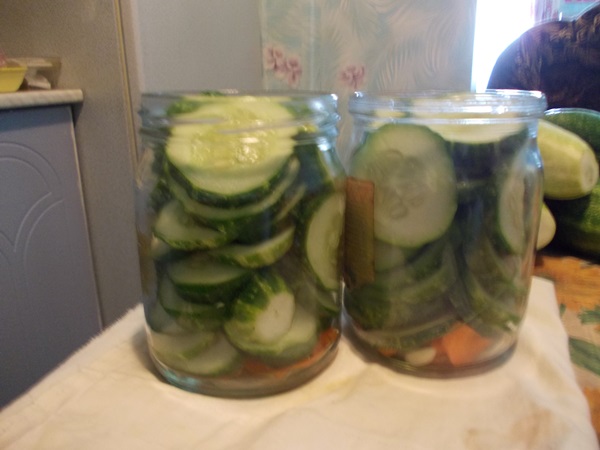מלפפונים טעים עם שום לחורף