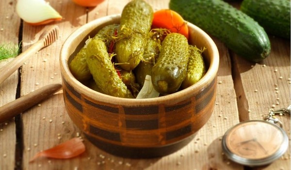מלפפונים עם חרדל לחורף פחיות, מתכונים עם תמונה