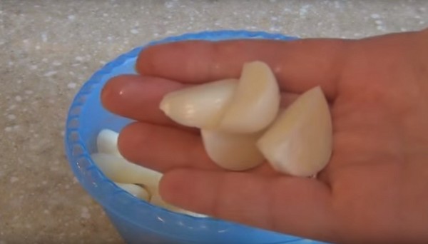 עגבניות עם שום לחורף, מתכונים. קציר עגבניות עם שום לחורף: מתכון לבישול מהיר, ללא עיקור, מומלחים ללא רחצה