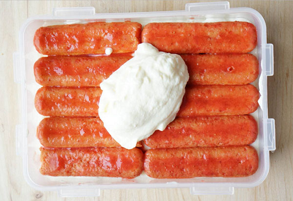 מתכון החג עבור tiramisu תות עבור גבירות יפות