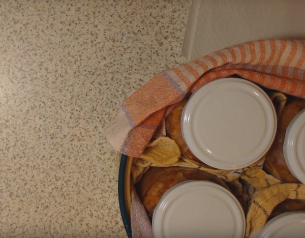 סלט עם אורז וירקות לחורף. מתכונים לסלט לחורף עם אורז ועגבניות, קישואים, גזר