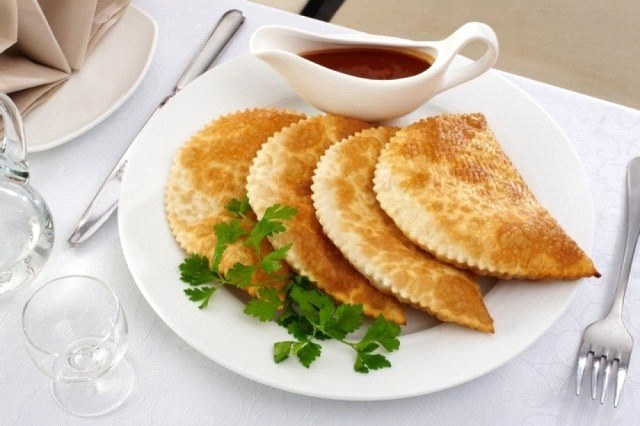 chebureks על השולחן