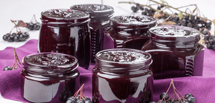 ריבה מ chokeberry שחור
