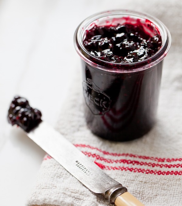 ריבה מ chokeberry שחור