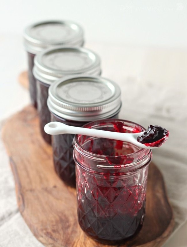 ריבה מ chokeberry שחור