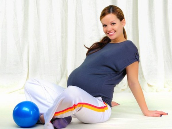 התעמלות אפקטיבית עבור נשים בהריון על fitball